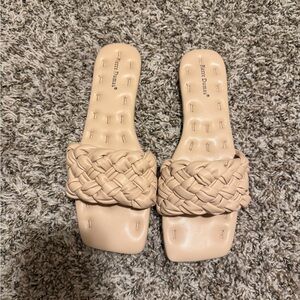 Pierre Dumas Women's Beige Braided Sandals